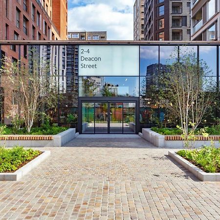 Two Bedroom Serviced Apartment With Balcony In Weymouth Building, Deacon Street Londres Exterior foto